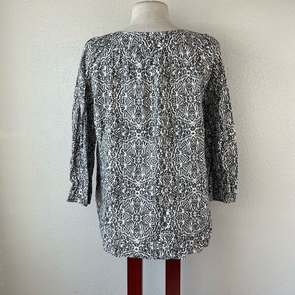 Liz Claiborne Animal Print Three Quarter Sleeve Top Size M EUC - Picture 4 of 5